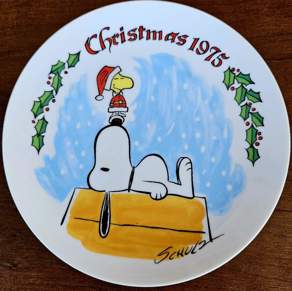Peanuts Snoopy and Woodstock Christmas 1975 Plate